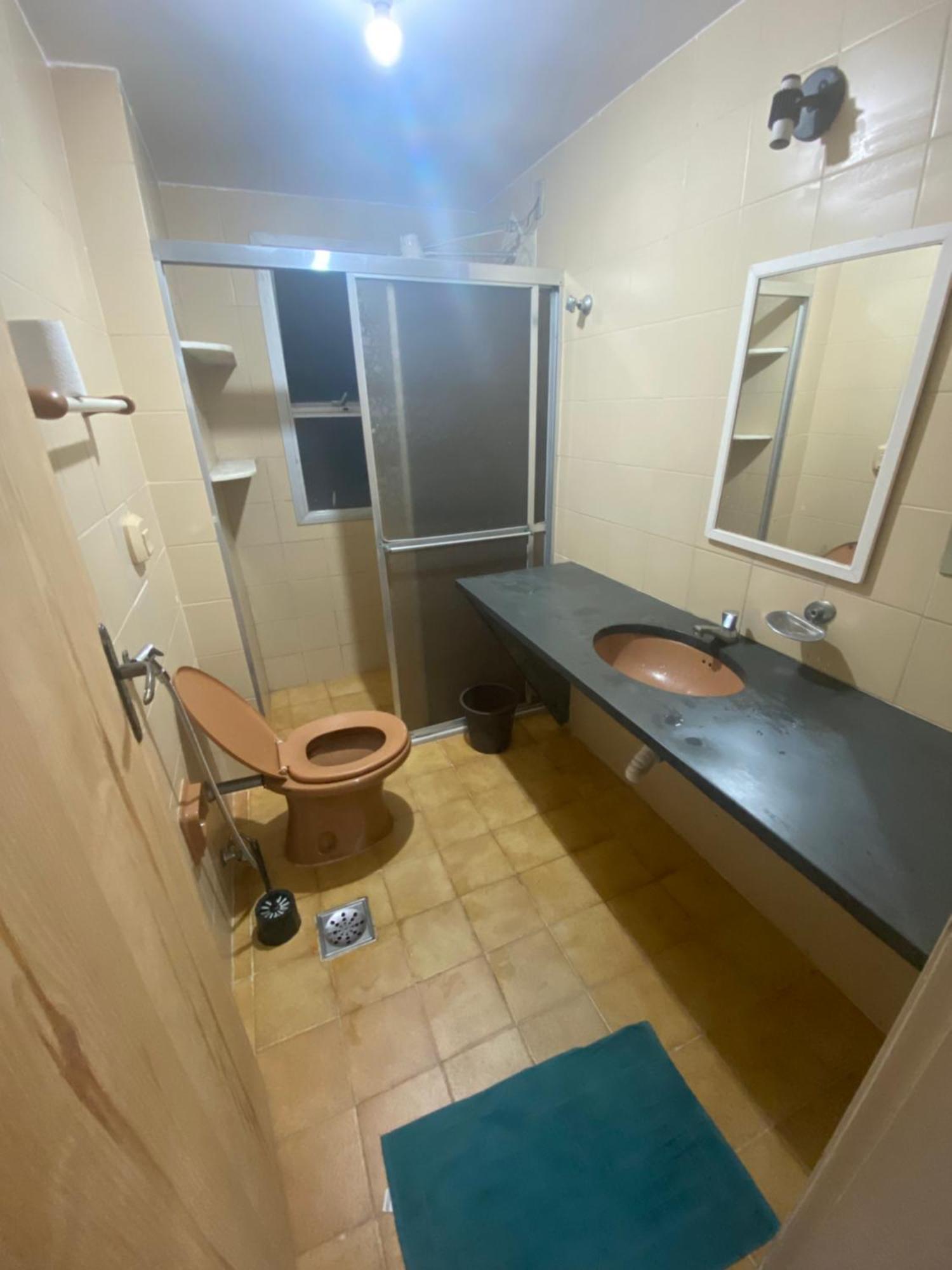Lindo Apto Com Elevador, Perfeito Familias, Amplo, Bem Ventilado E Equipado Com Utensilios Sua Comodidade, Aconchegante E Na Localizacao Da Do Morro, Ideal Momentos Inesqueciveis *