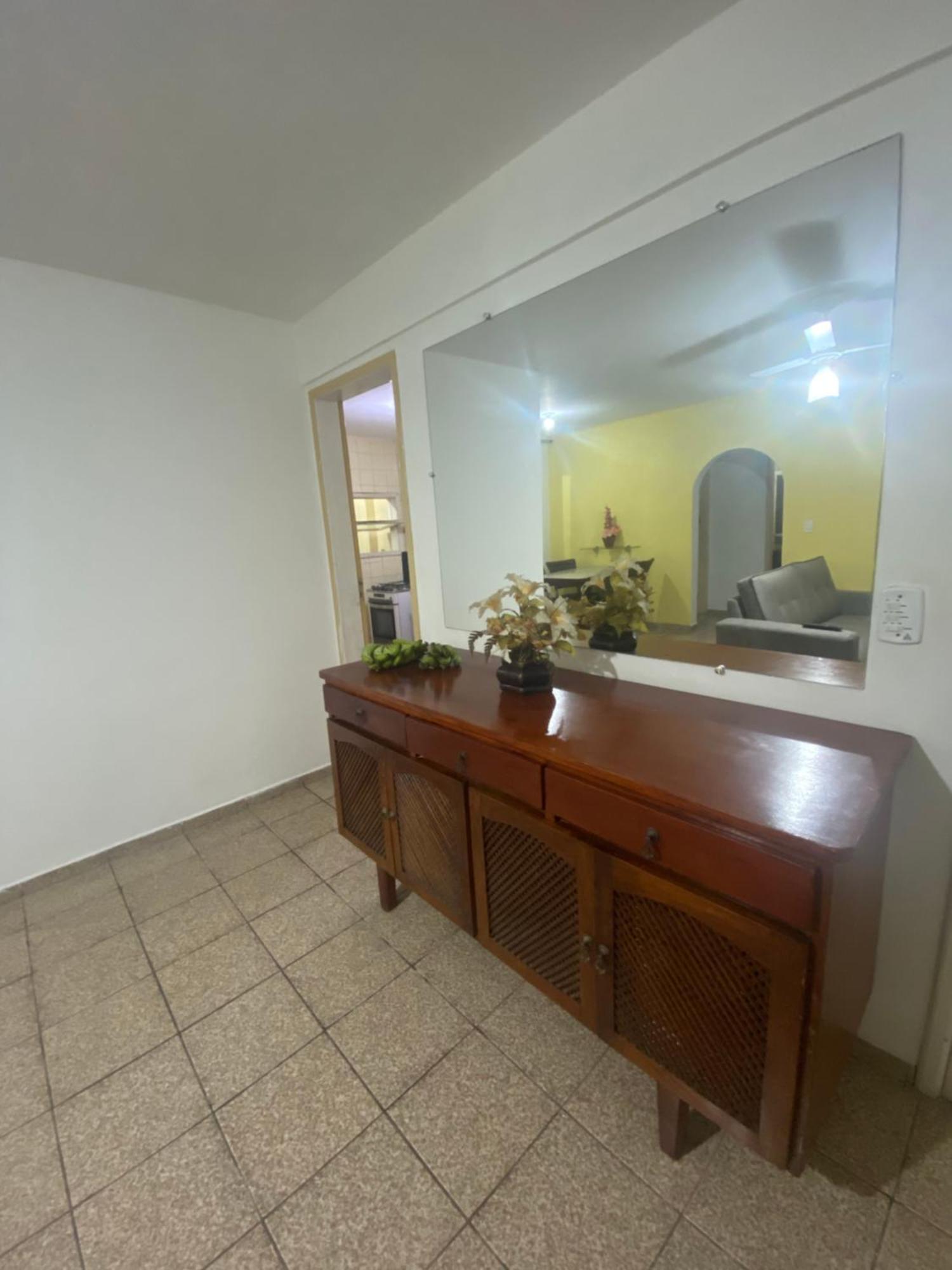 Lindo Apto Com Elevador, Perfeito Familias, Amplo, Bem Ventilado E Equipado Com Utensilios Sua Comodidade, Aconchegante E Na Localizacao Da Do Morro, Ideal Momentos Inesqueciveis *